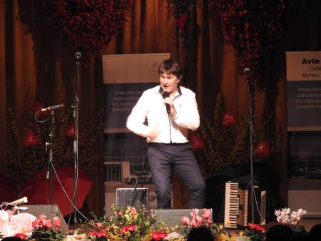 12. tradicionalni glasbeno-humoristični Valentinov koncert 111